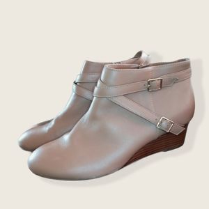 Nine West wooden wedge Heels